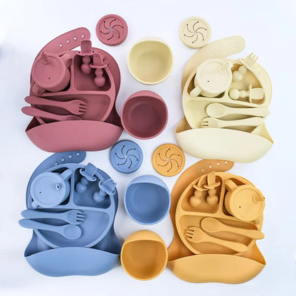 Set Repas Bébé en Silicone Sans BPA – Bol Ventouse, Assiette, Tasse & Couverts