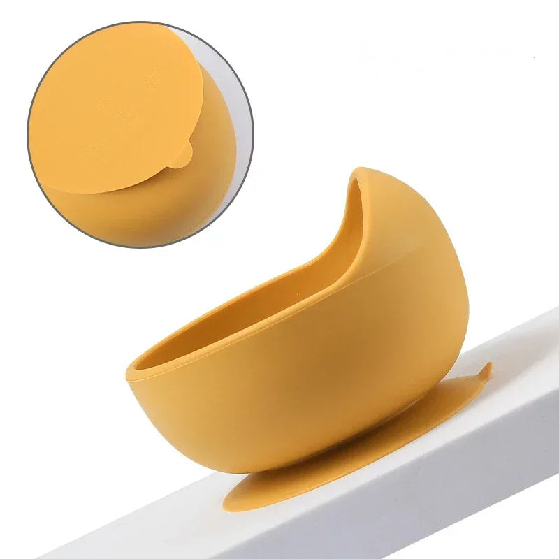 Set Repas Bébé en Silicone Sans BPA – Bol Ventouse, Assiette, Tasse & Couverts